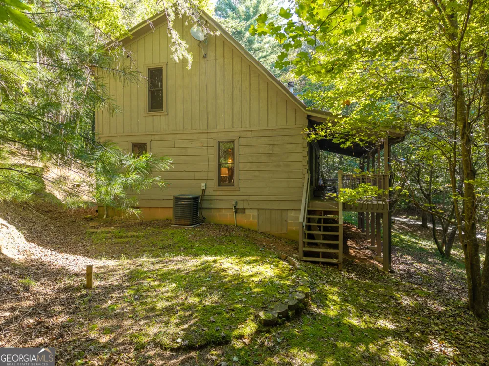 19 Blackberry Falls LN Ellijay, GA 30536