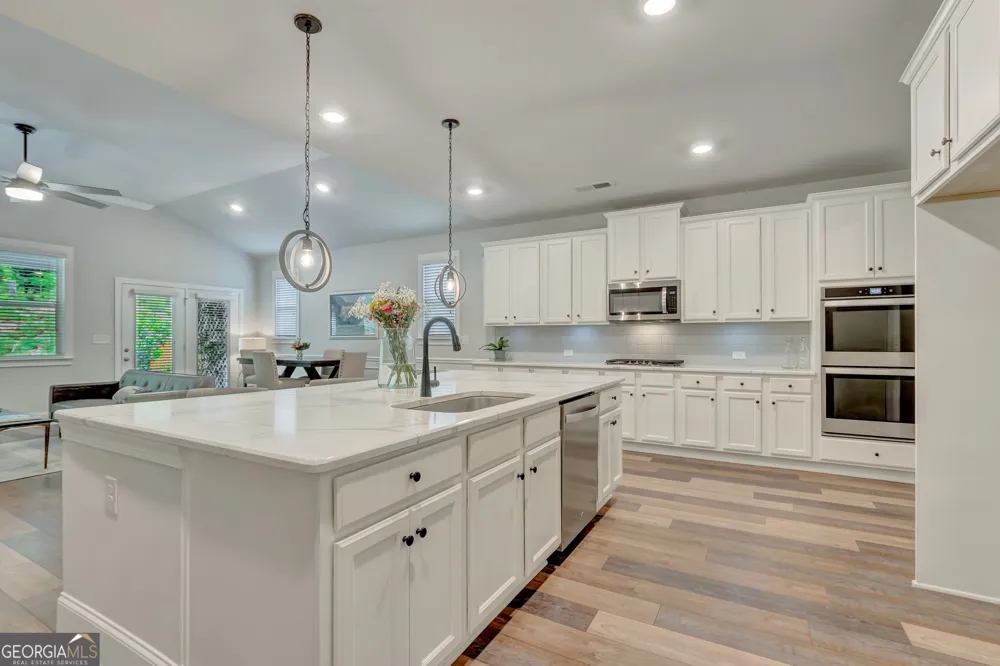 114 Vivian LN Peachtree City, GA 30269