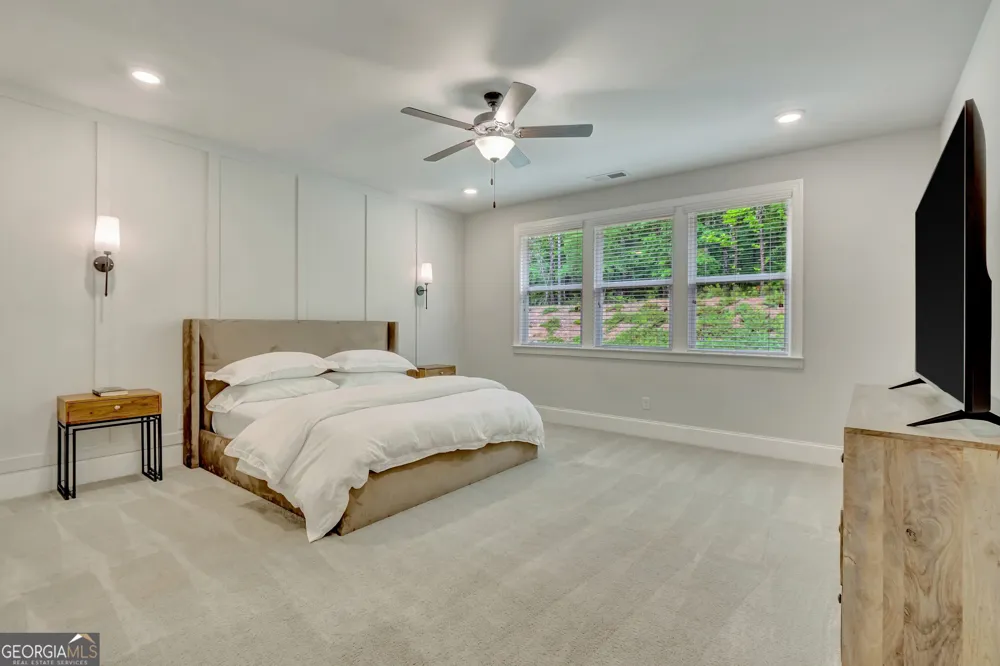 114 Vivian LN Peachtree City, GA 30269