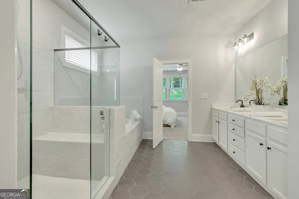 114 Vivian LN Peachtree City, GA 30269