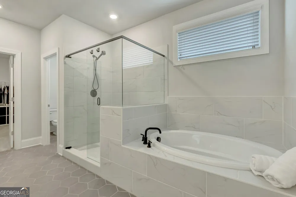 114 Vivian LN Peachtree City, GA 30269