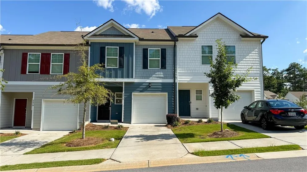 3472 Lakeview Creek Lithonia, GA 30038