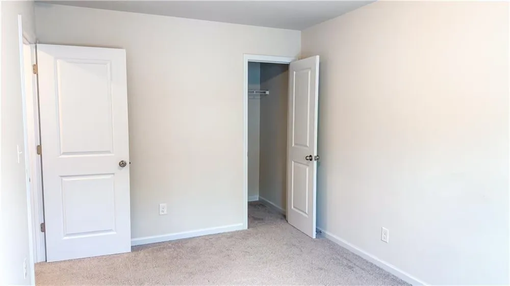 3472 Lakeview Creek Lithonia, GA 30038