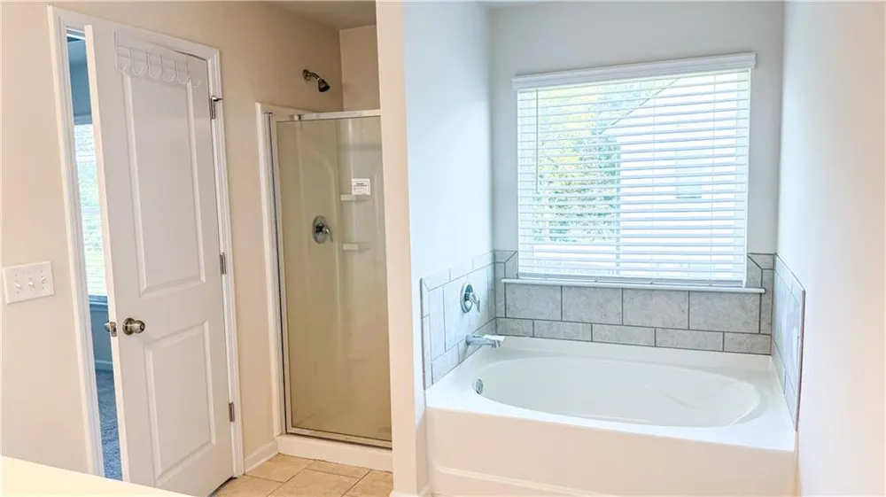 3472 Lakeview Creek Lithonia, GA 30038