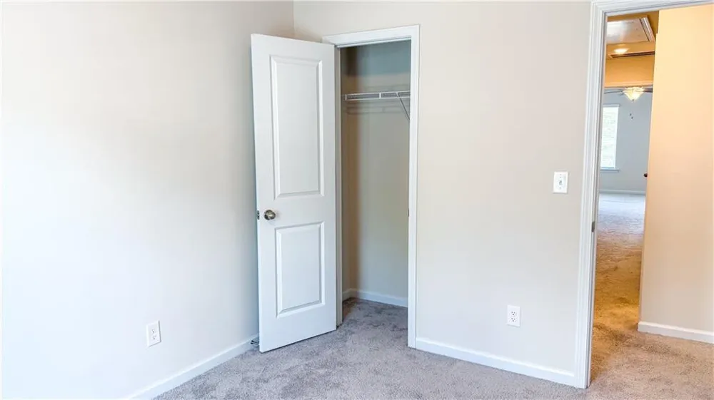 3472 Lakeview Creek Lithonia, GA 30038