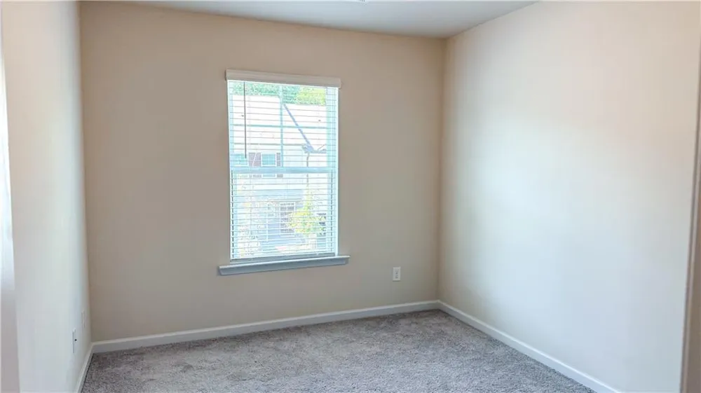 3472 Lakeview Creek Lithonia, GA 30038