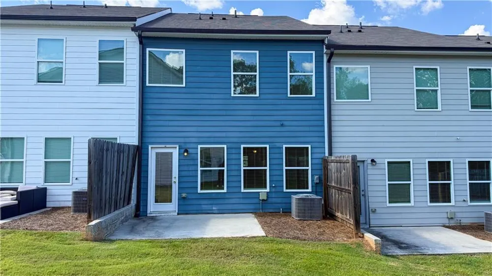 3472 Lakeview Creek Lithonia, GA 30038