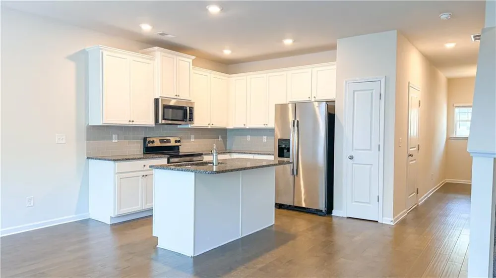 3472 Lakeview Creek Lithonia, GA 30038