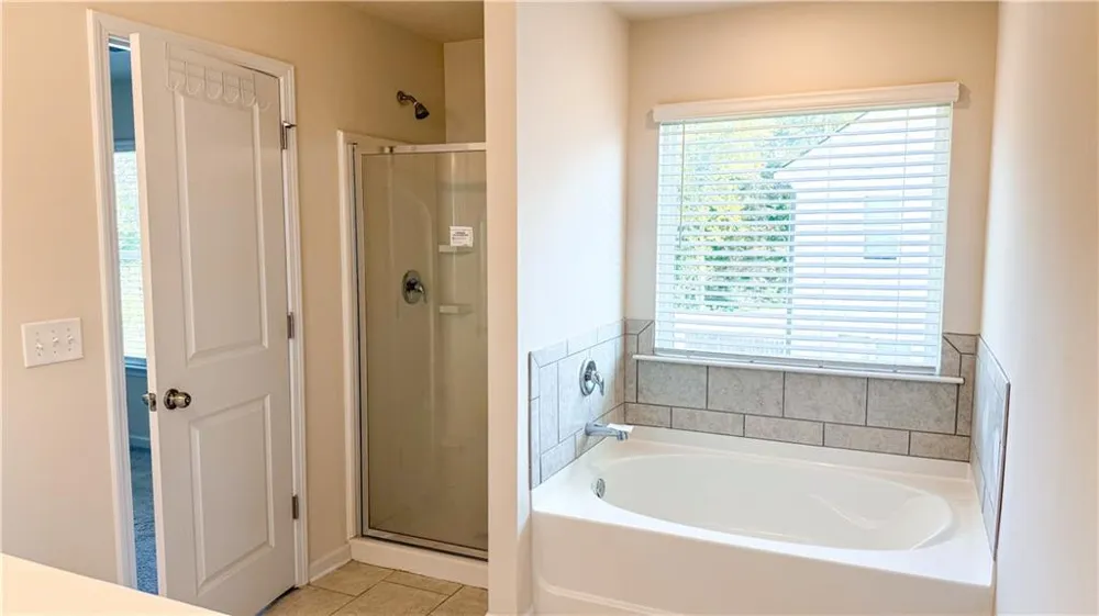 3472 Lakeview Creek Lithonia, GA 30038