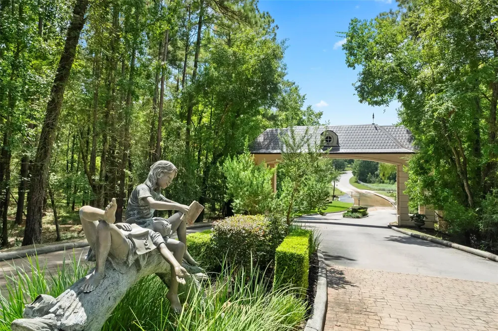 10332 Hunter Creek Lane Conroe, TX 77304