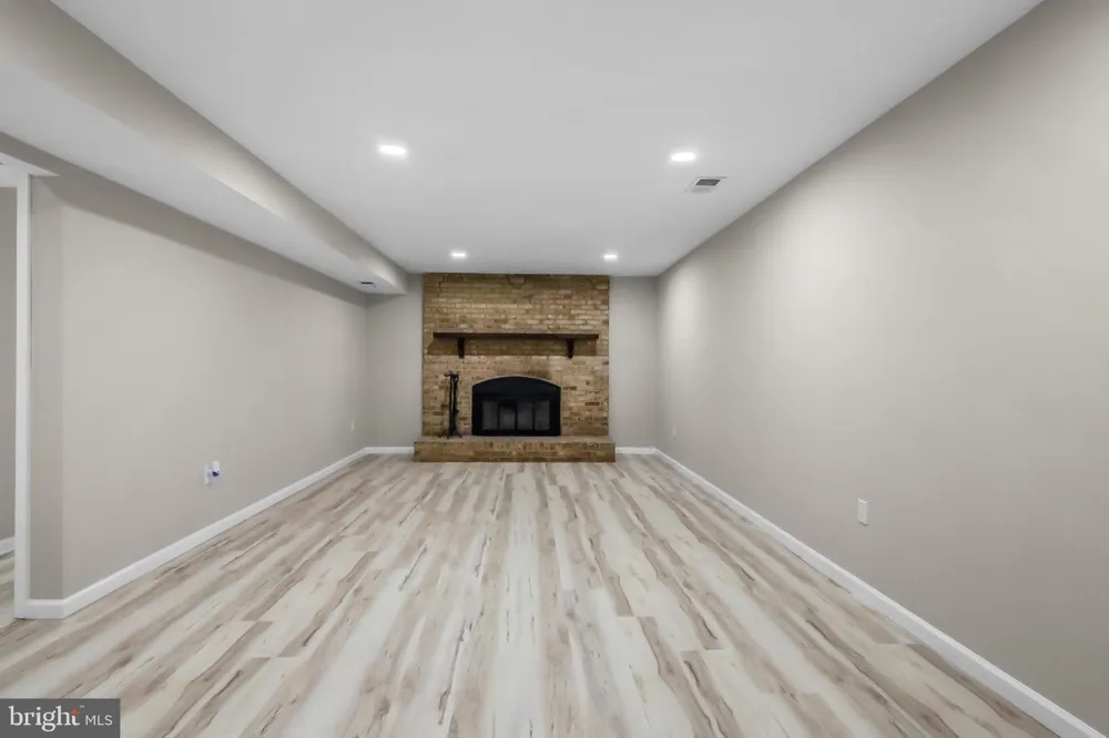 4223 AVON DRIVE Montclair, VA 22025