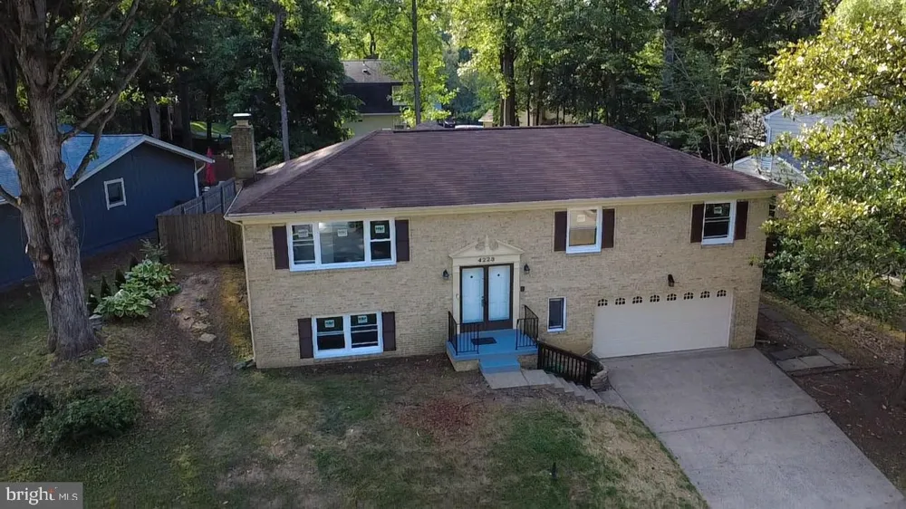 4223 AVON DRIVE Montclair, VA 22025
