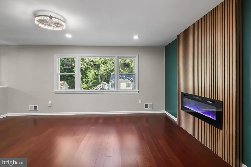 4223 AVON DRIVE Montclair, VA 22025