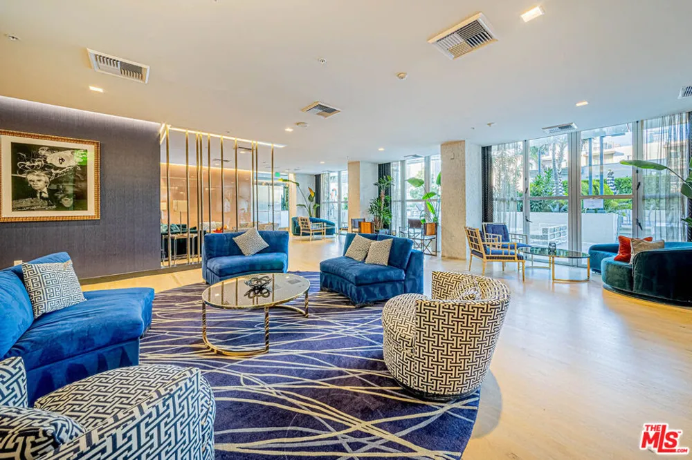 1050 S Grand Avenue #905 Los Angeles, CA 90015