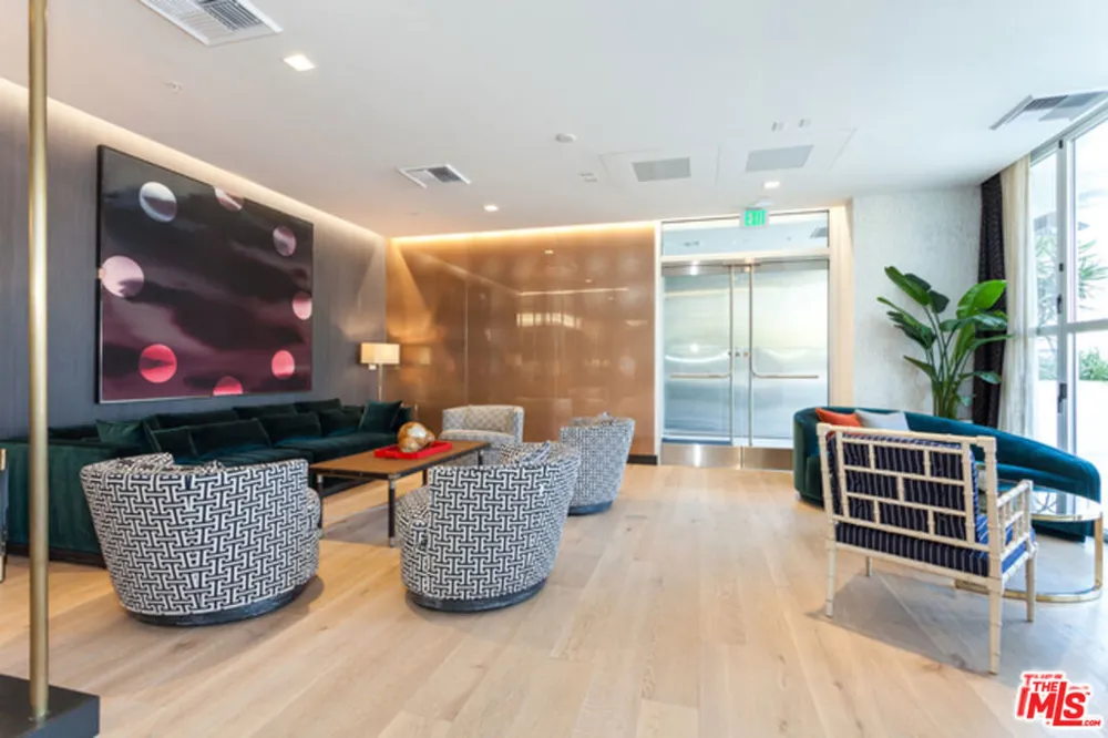 1050 S Grand Avenue #905 Los Angeles, CA 90015