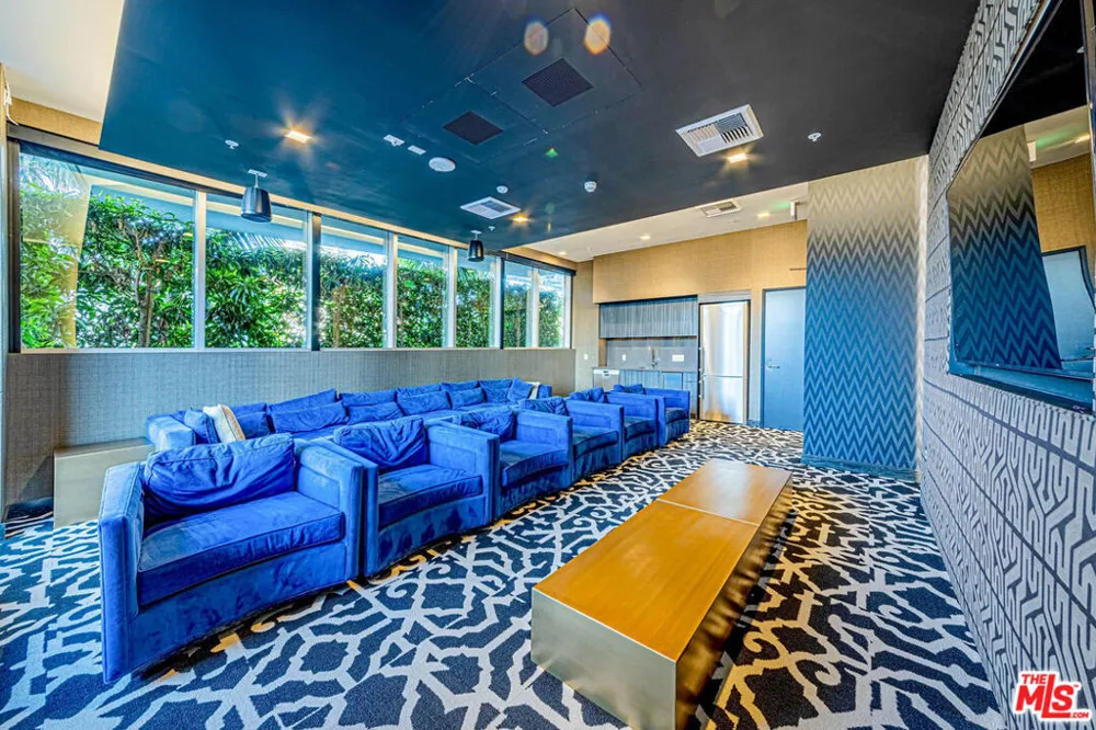 1050 S Grand Avenue #905 Los Angeles, CA 90015