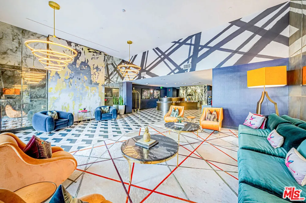 1050 S Grand Avenue #905 Los Angeles, CA 90015