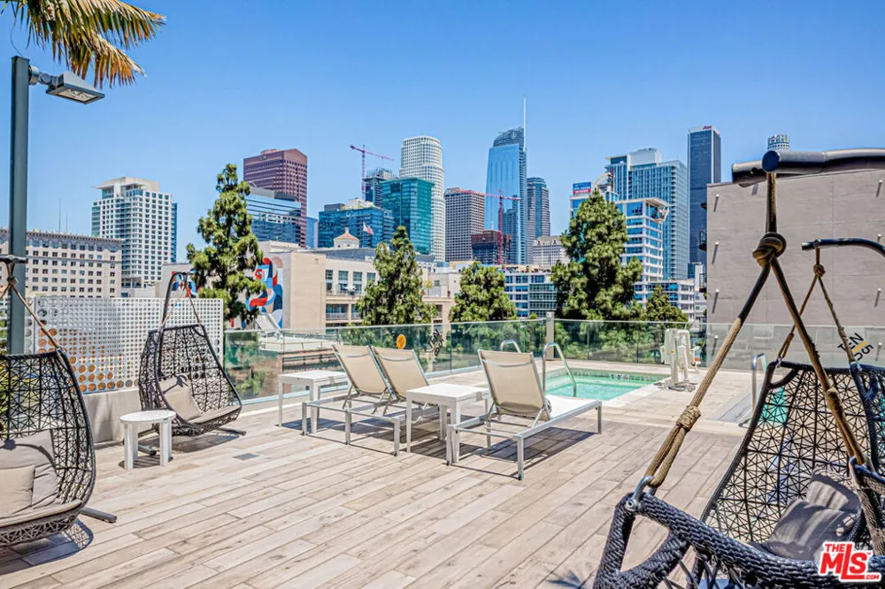 1050 S Grand Avenue #905 Los Angeles, CA 90015