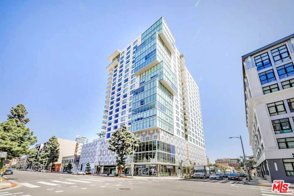 1050 S Grand Avenue #905 Los Angeles, CA 90015