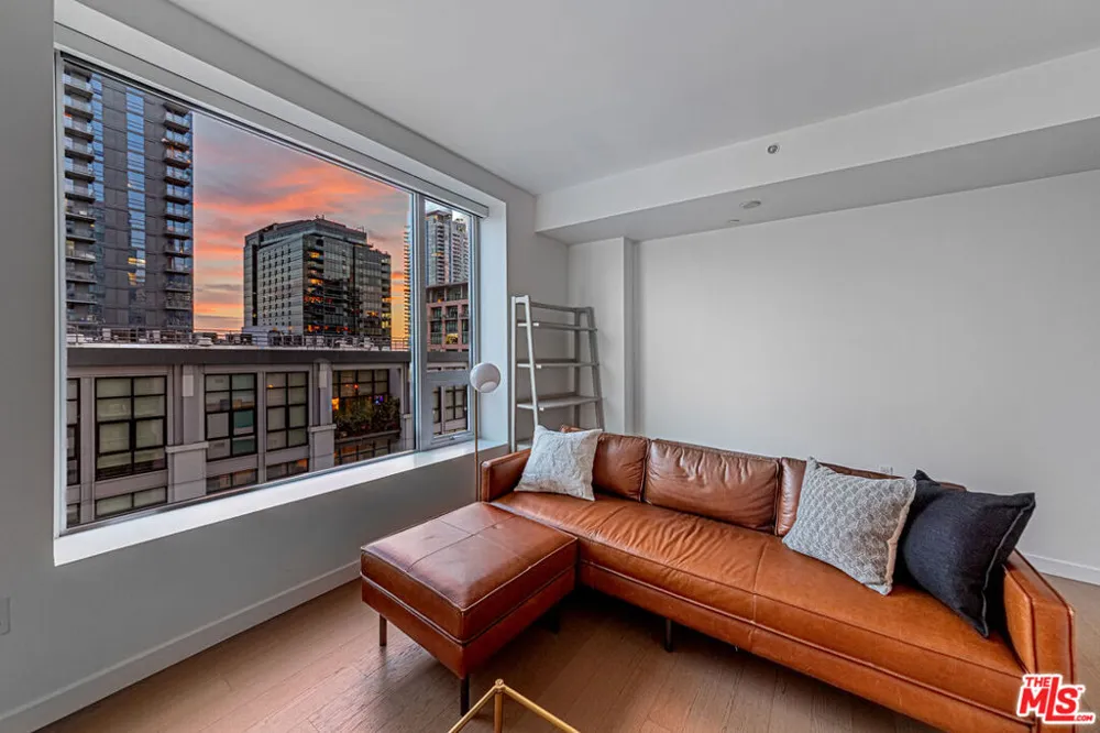 1050 S Grand Avenue #905 Los Angeles, CA 90015