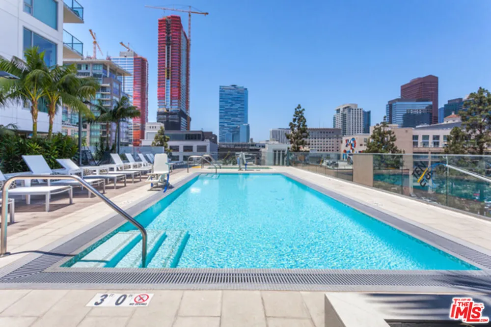1050 S Grand Avenue #905 Los Angeles, CA 90015
