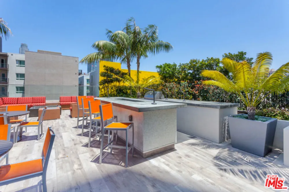 1050 S Grand Avenue #905 Los Angeles, CA 90015