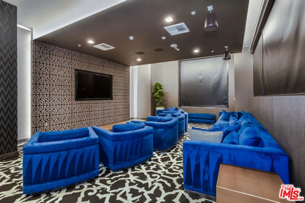 1050 S Grand Avenue #905 Los Angeles, CA 90015