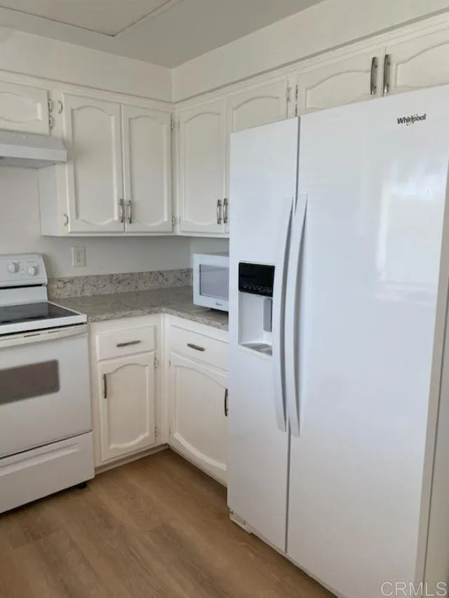 834 S Sierra Avenue Solana Beach, CA 92075