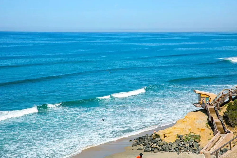 834 S Sierra Avenue Solana Beach, CA 92075