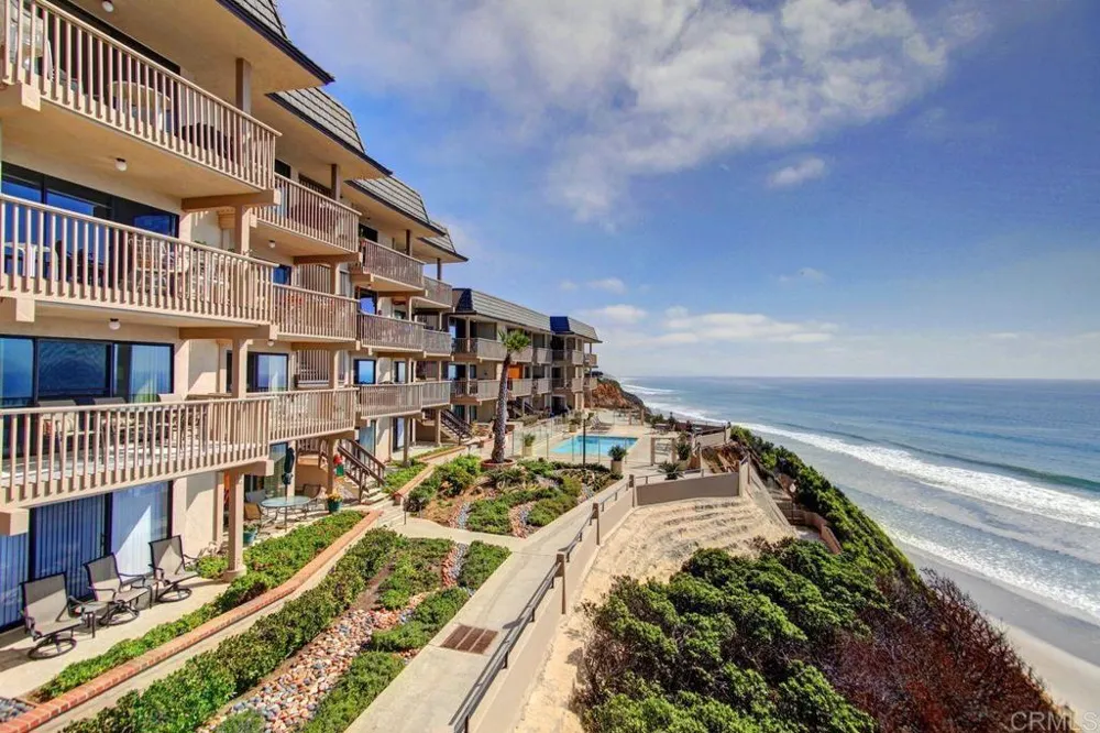 834 S Sierra Avenue Solana Beach, CA 92075