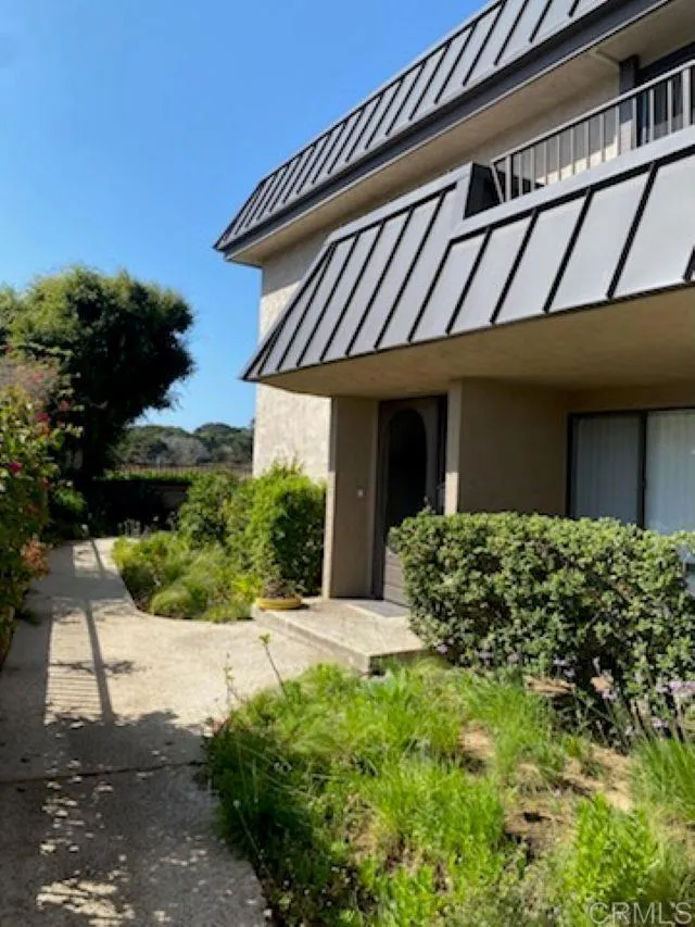 834 S Sierra Avenue Solana Beach, CA 92075