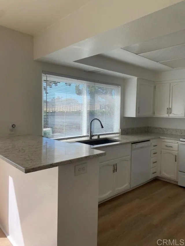 834 S Sierra Avenue Solana Beach, CA 92075