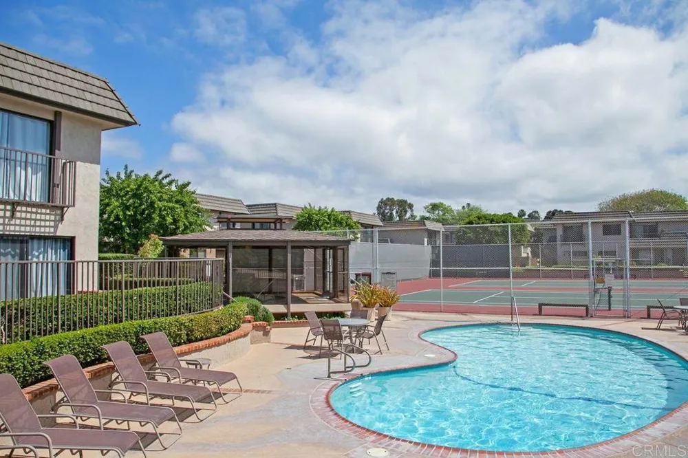 834 S Sierra Avenue Solana Beach, CA 92075