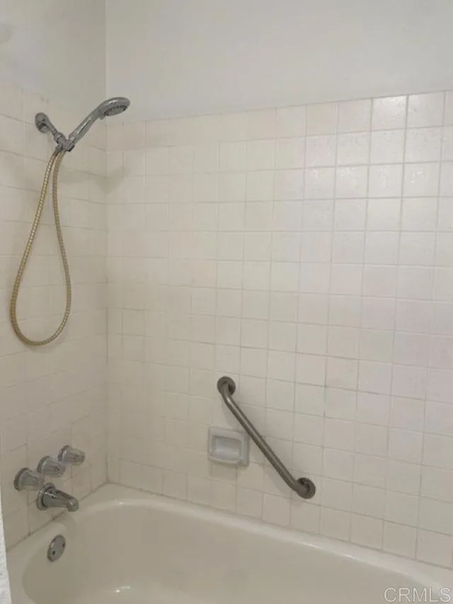 834 S Sierra Avenue Solana Beach, CA 92075