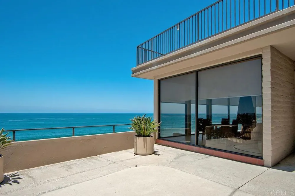 834 S Sierra Avenue Solana Beach, CA 92075