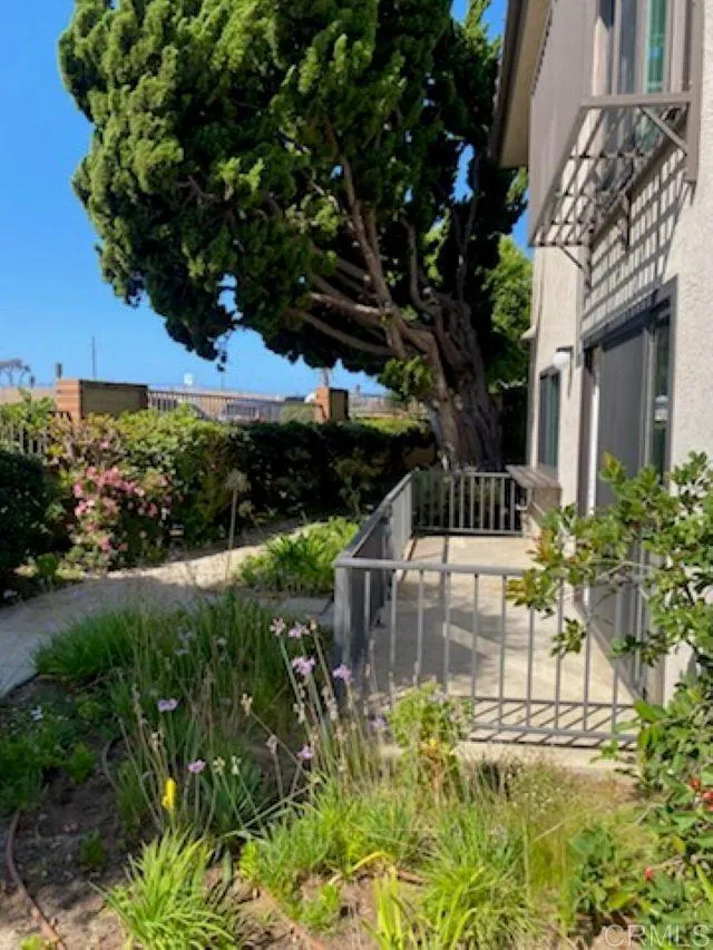 834 S Sierra Avenue Solana Beach, CA 92075
