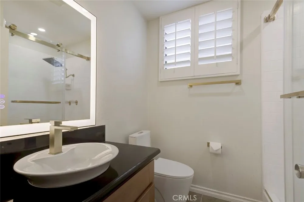 10470 Riverside #102 Toluca Lake, CA 91602