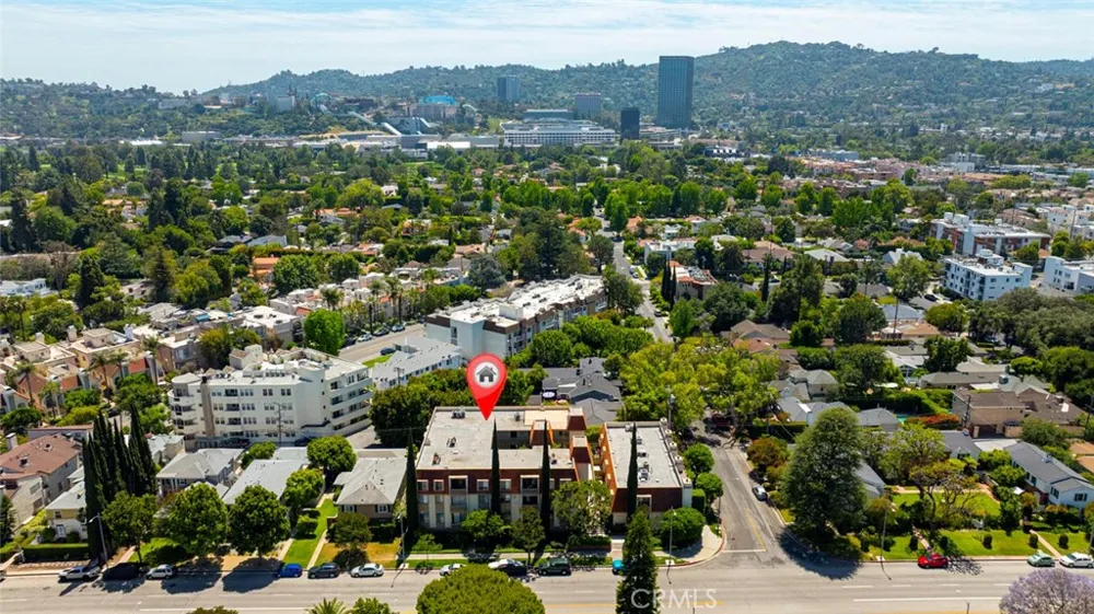 10470 Riverside #102 Toluca Lake, CA 91602