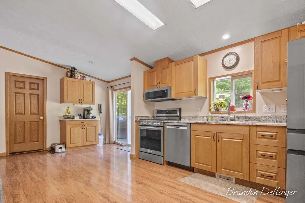 6467 S Croton Hardy Drive S Newaygo, MI 49337