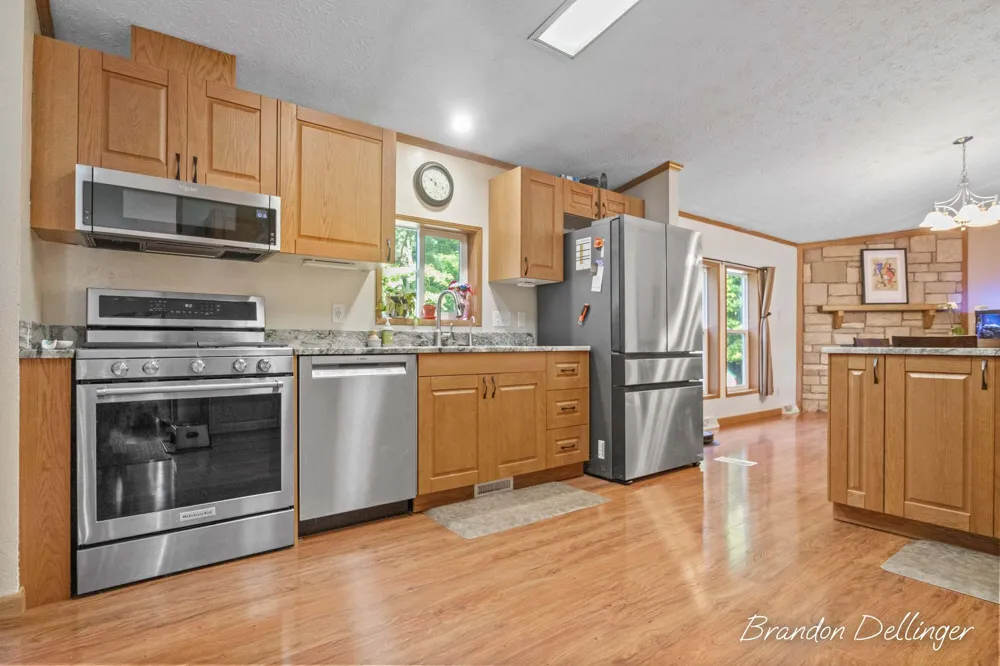 6467 S Croton Hardy Drive S Newaygo, MI 49337