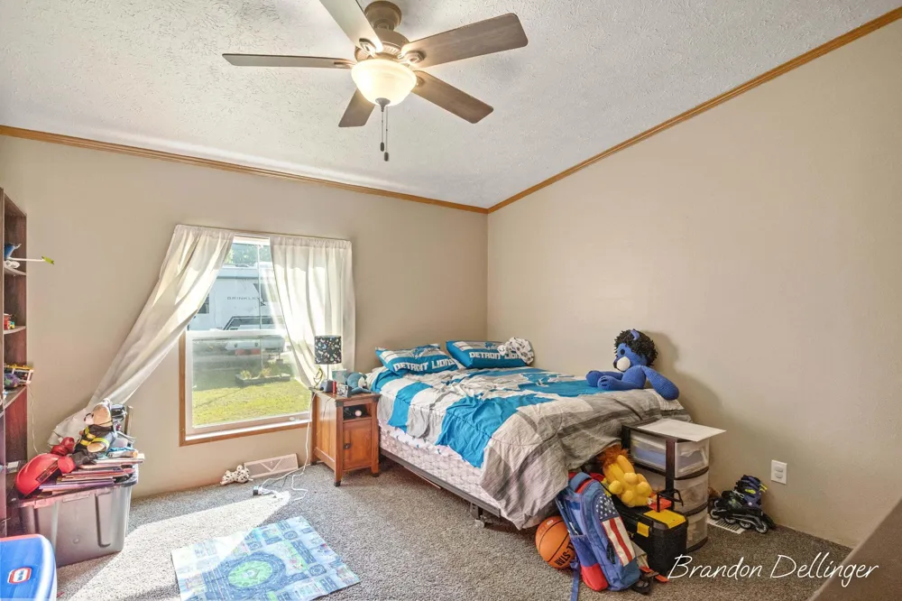 6467 S Croton Hardy Drive S Newaygo, MI 49337
