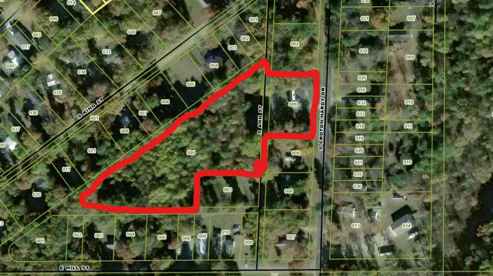 6467 S Croton Hardy Drive S Newaygo, MI 49337