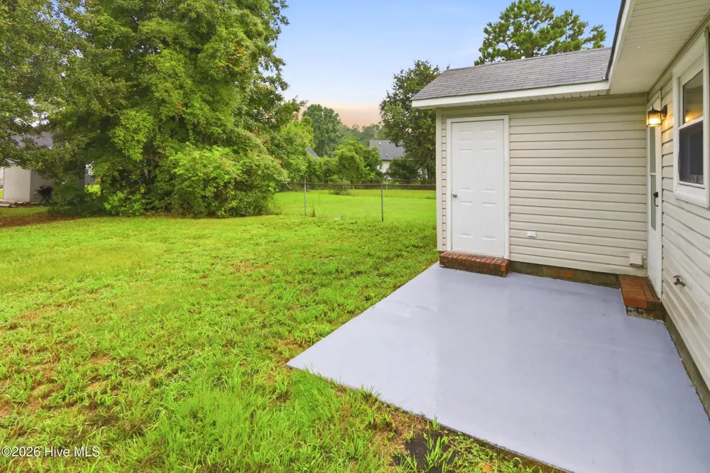 125 Live Oak Court Midway Park, NC 28544