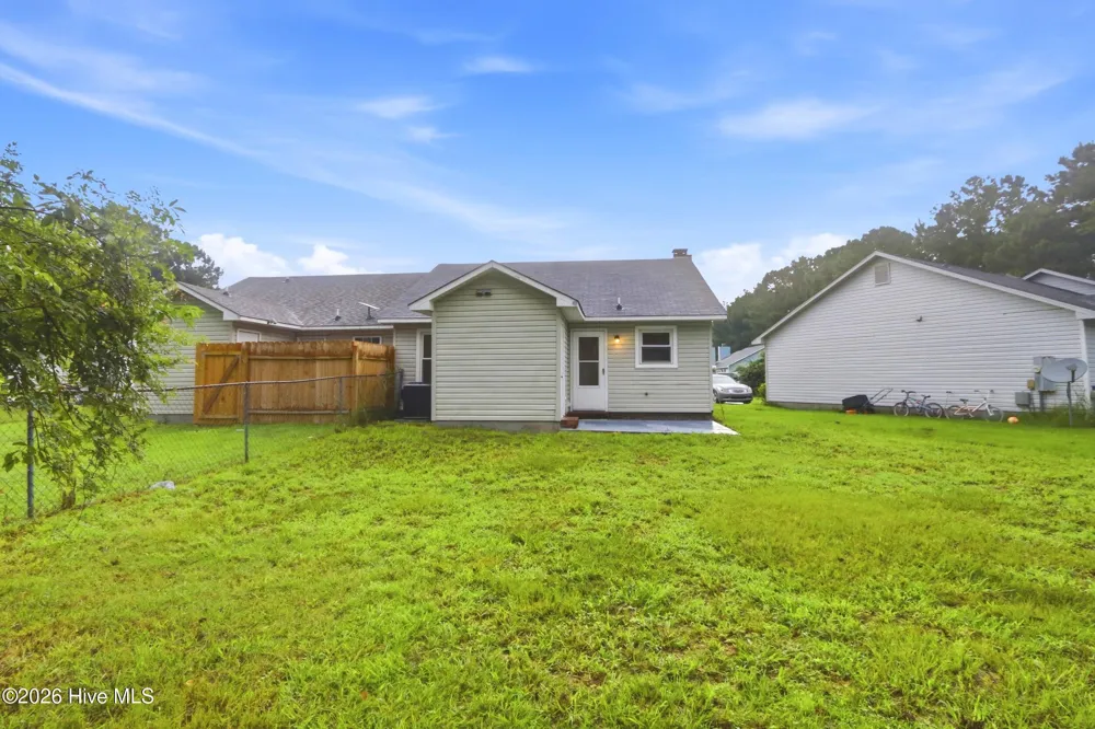 125 Live Oak Court Midway Park, NC 28544