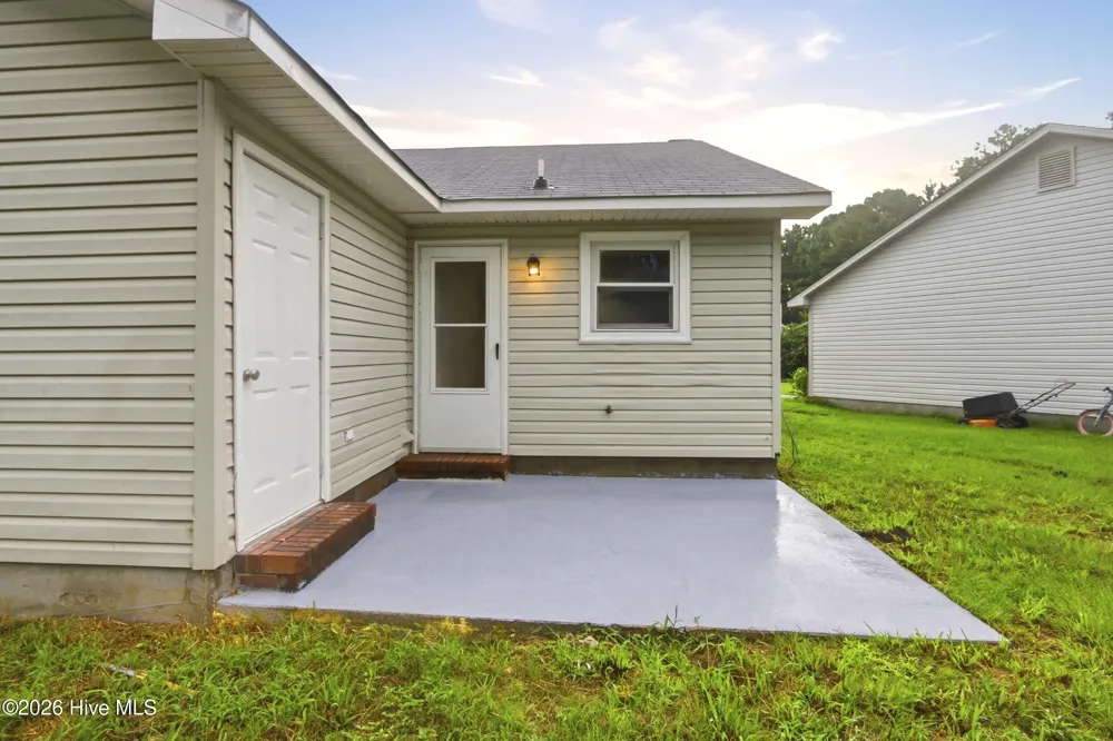 125 Live Oak Court Midway Park, NC 28544