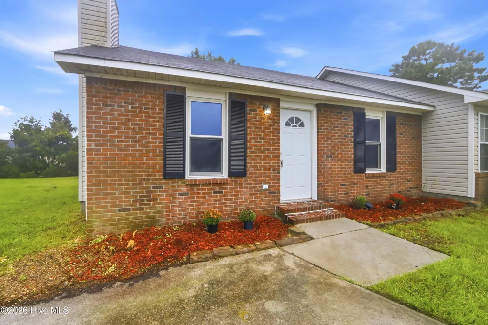 125 Live Oak Court Midway Park, NC 28544