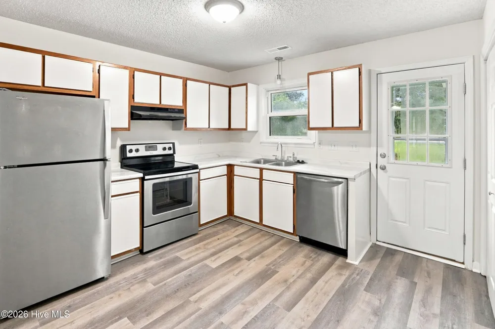 125 Live Oak Court Midway Park, NC 28544