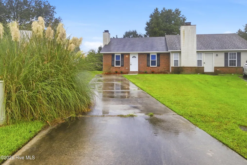 125 Live Oak Court Midway Park, NC 28544