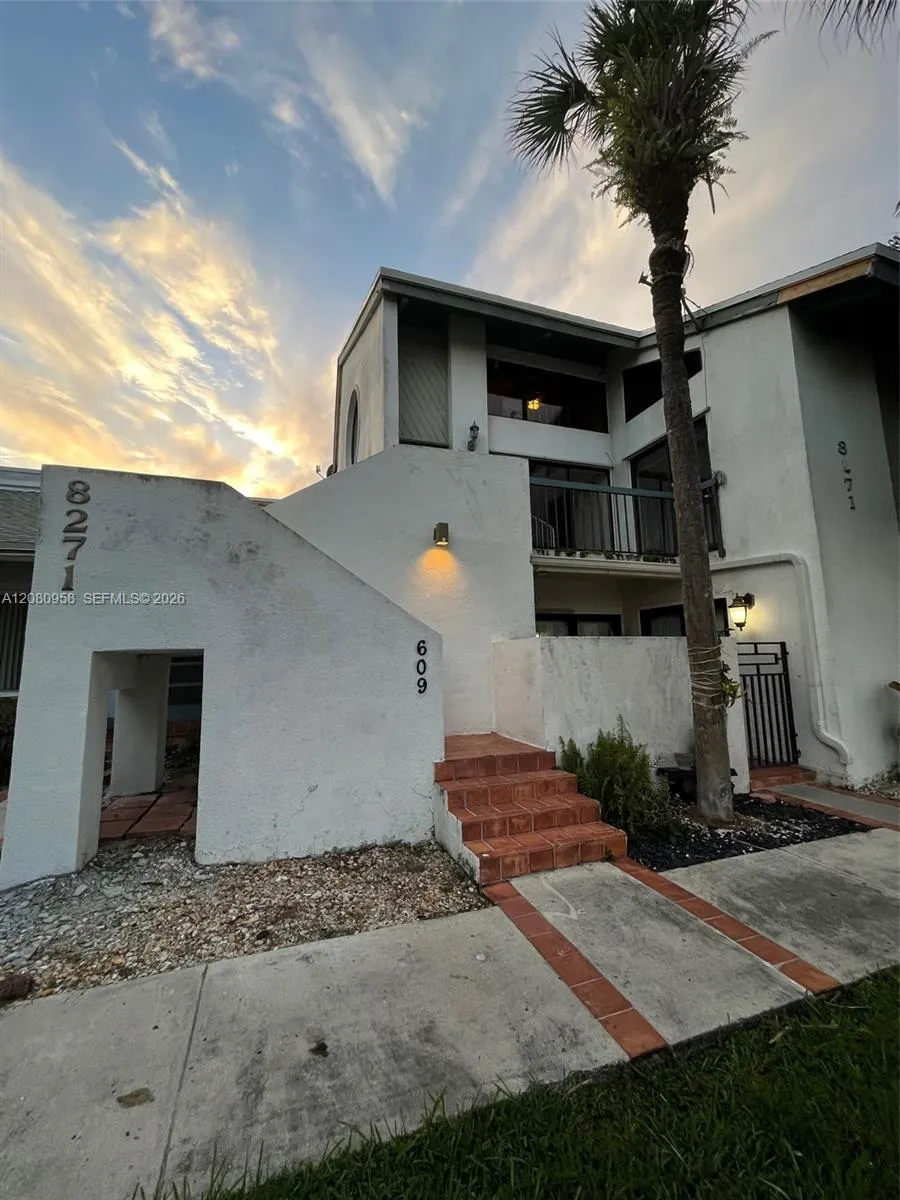 8271 SW 157th Ave #609 Miami, FL 33193