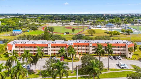 7891 Sunrise Lakes Dr #305